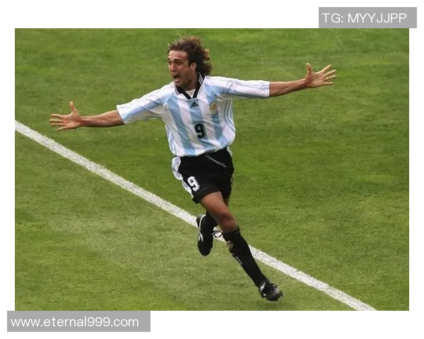 足球巨星告别赛场的感人瞬间与辉煌回忆合集